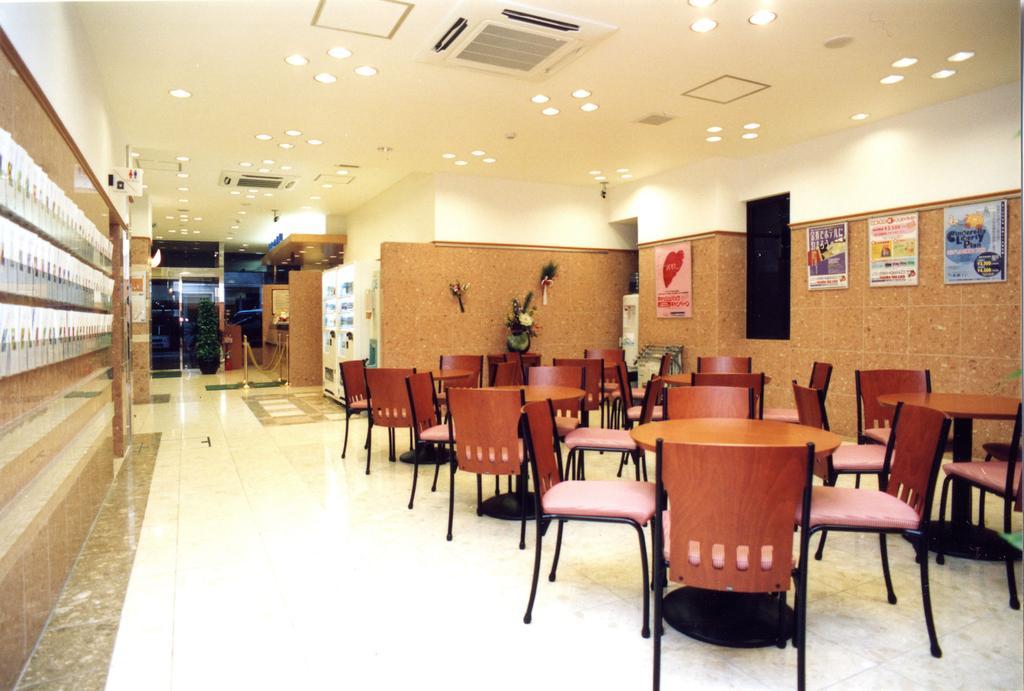 Toyoko Inn Osaka Shinsaibashi Nishi Exterior foto